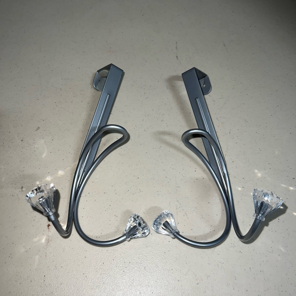 Crystal-Tipped Metallic Gray door Hook